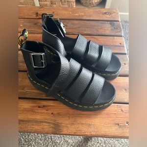 Dr. Marten’s Clarissa II Quad black leather sandals women’s size 7
